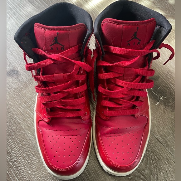 Jordan’s - Picture 3 of 8